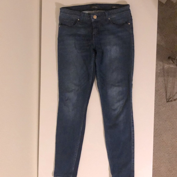 Size 28 Power Skinny Low Guess Jean - Picture 1 of 3